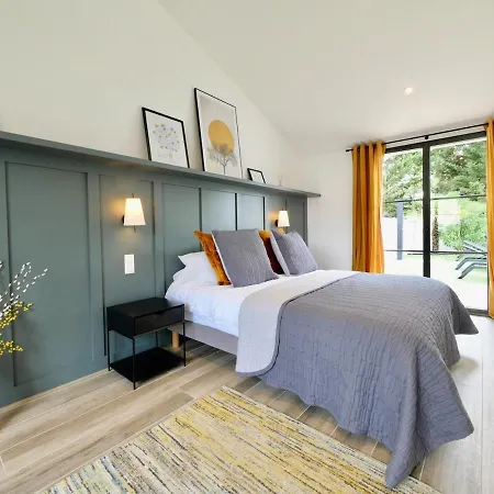 890 Les Barjottes - Modern And Heated Pool Villa